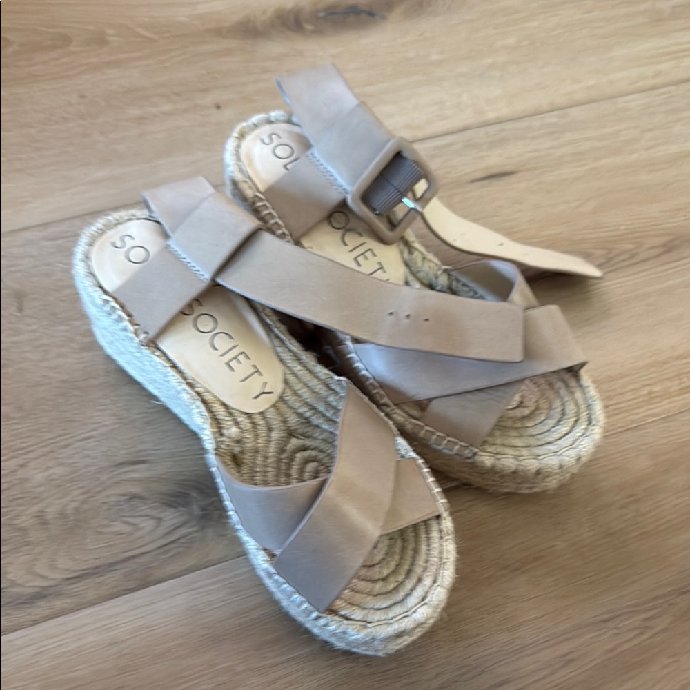 Sole Society Women's Tan Espadrille Sandals